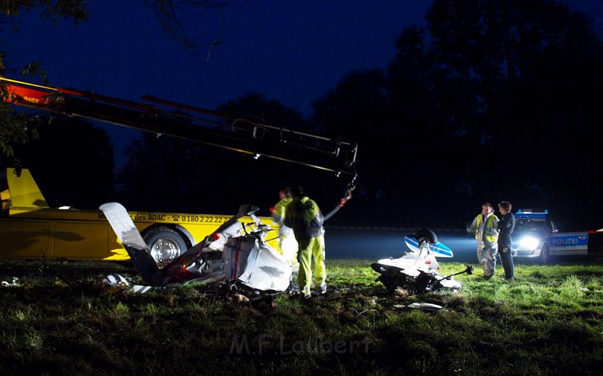 Kleinflugzeug abgestuerzt Sankt Augustin Meindorf P338.JPG